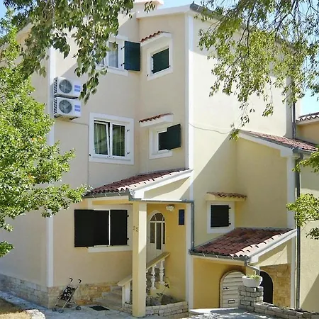 Grande Vista With Sea View Apartment