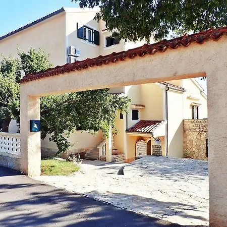 Lägenhet In Near Paklenica National Park Starigrad Paklenica